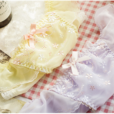 日系蕾丝刺绣牛奶丝内裤可爱风