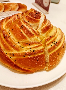 酒店同款奶香蜂蜜大花卷马上过节了你家餐桌上一道亮丽的主食