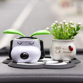 太阳能摇摆史努比狗车载香薰汽车摆件中控台网红车内装 饰用品大全