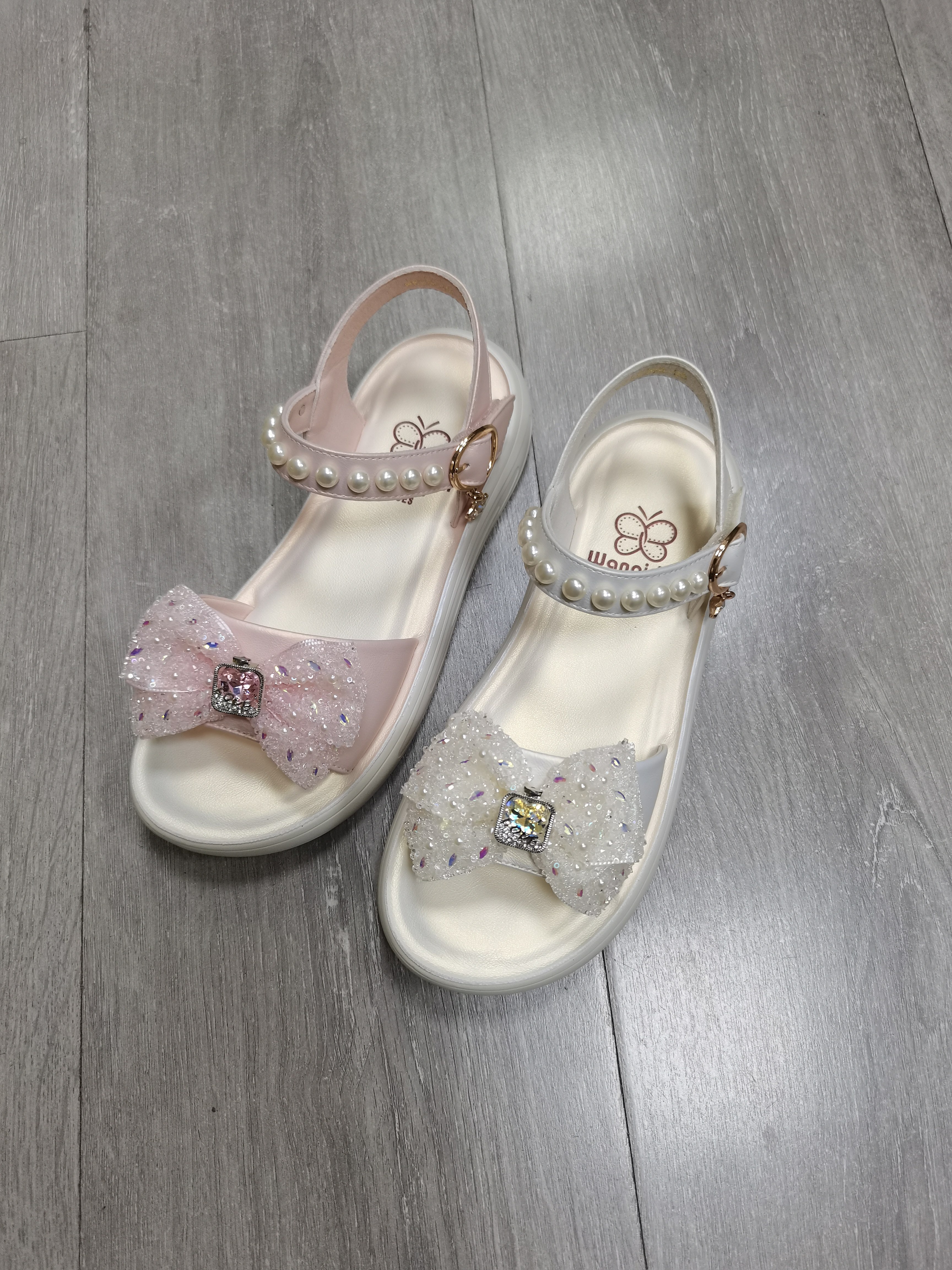 断码清仓特价顽皮弹童鞋夏女童凉鞋儿童蝴蝶结水钻女孩软底公主鞋
