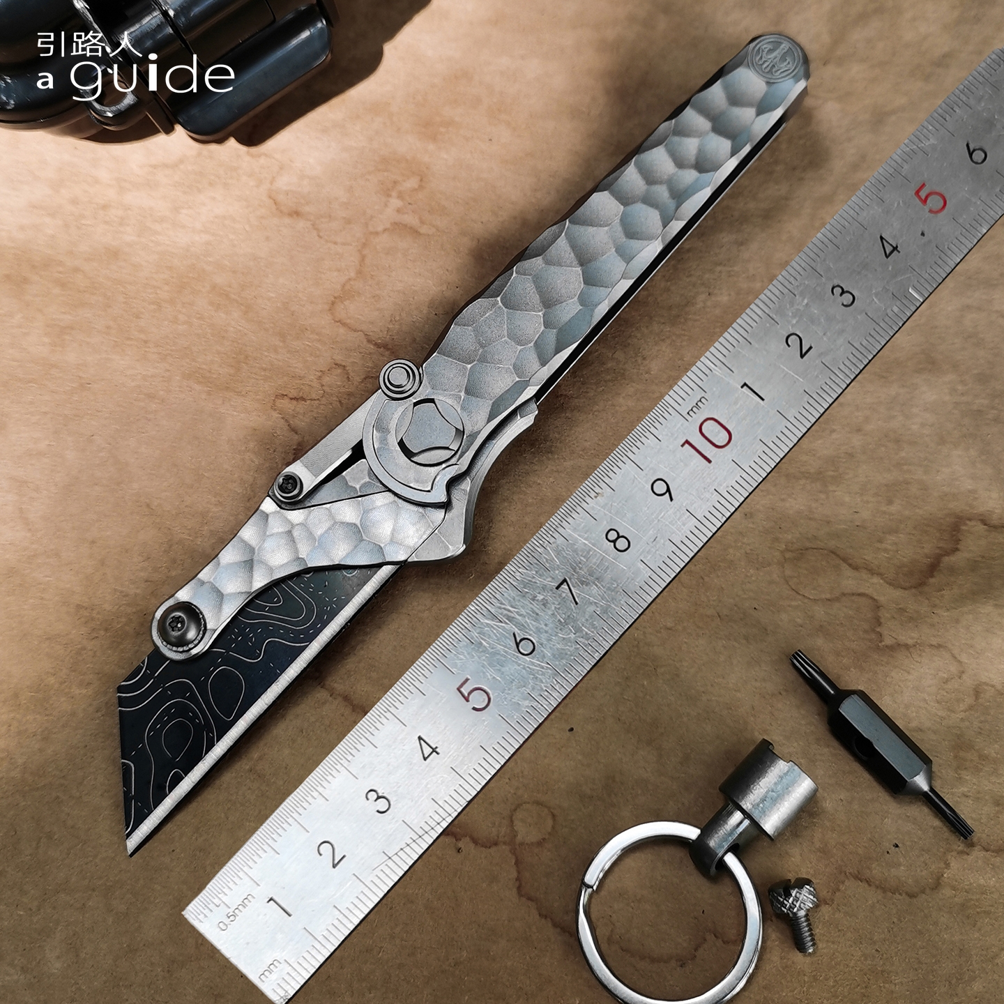 引路人鹰爪陨石钛合金折叠小刀