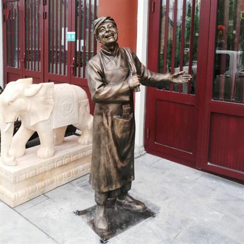 现货玻璃钢仿铜民俗文化店小二人物雕塑中式饭店火锅店迎宾摆件