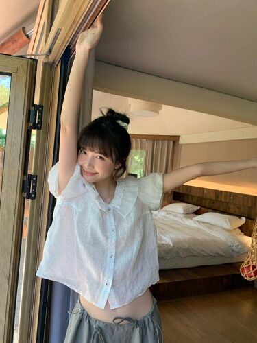 韩系甜美娃娃领波点蕾丝短袖衬衫