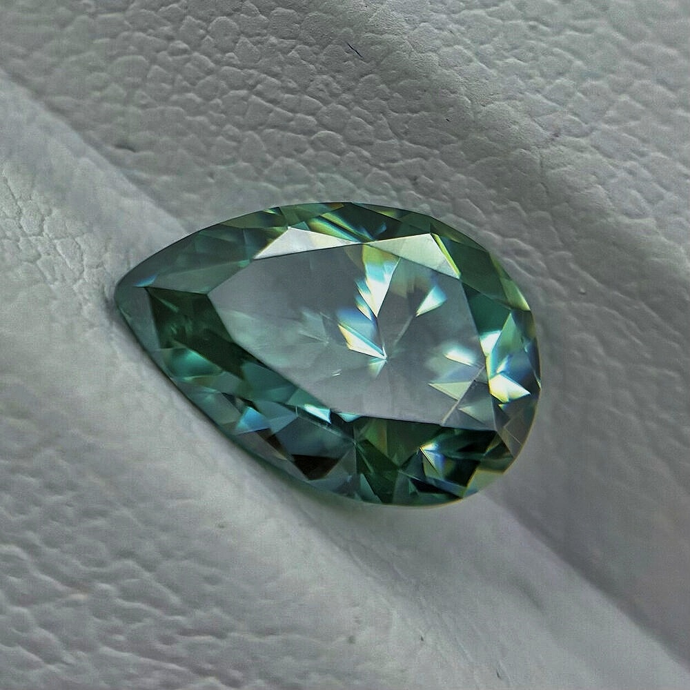 全新绿色莫桑石水滴钻梨形0.5-5卡原色异形戒面镶嵌结婚戒指男女