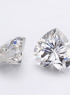 过钻笔心形D色VVS1莫桑钻裸石K金吊坠戒指镶嵌主石有腰码带证书