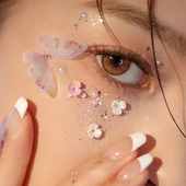 脸上贴钻金属镂空极光蝴蝶亮片珍珠星陨钻拍照舞台表演新娘妆容