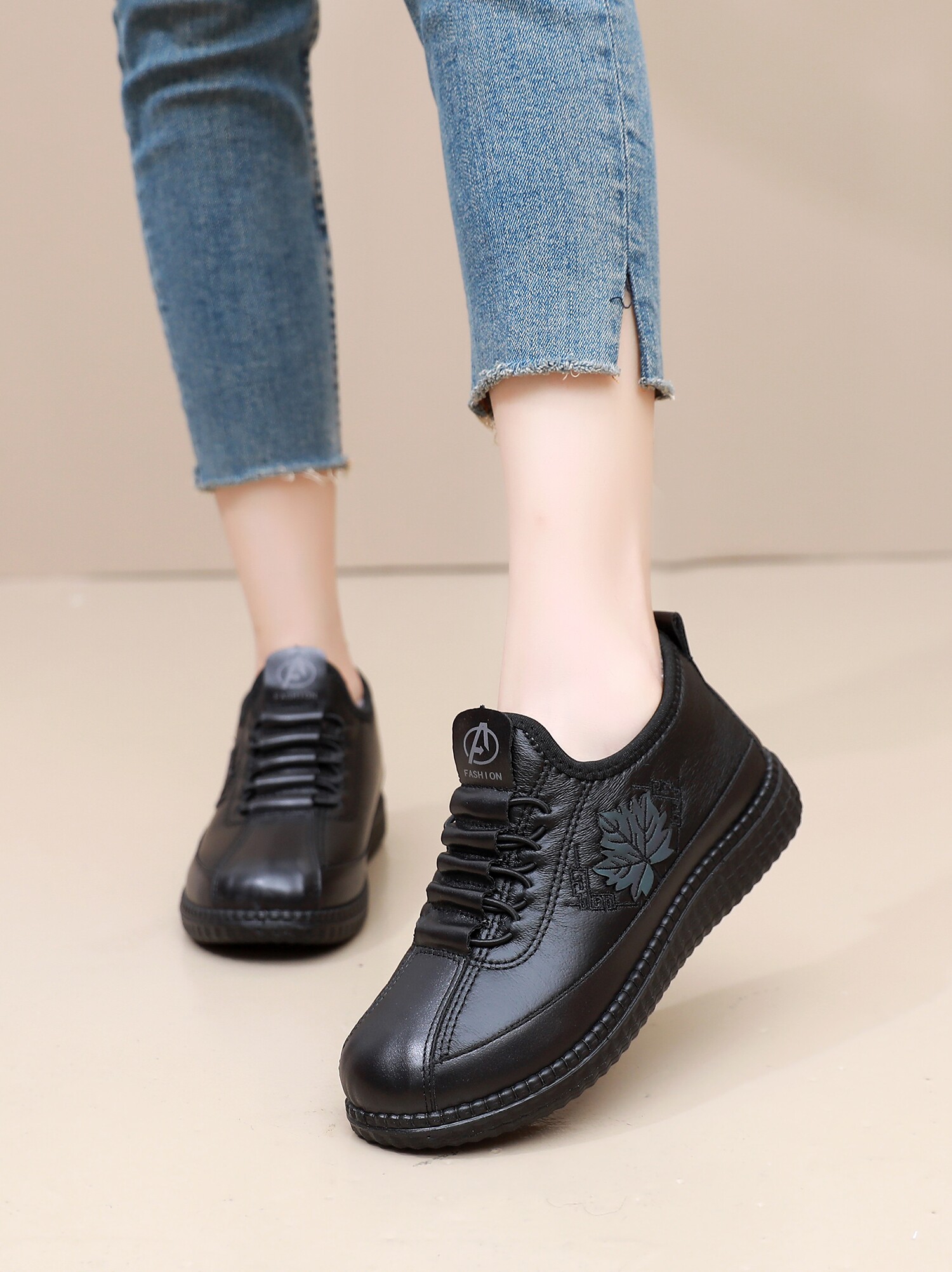 겨울 여성을위한 새로운 면화 신발 벨벳과 두꺼운 어머니의 신발 미끄럼 방지 따뜻한 두 번째 면화 오래된 베이징 면화 부츠 방수 스노우 부츠