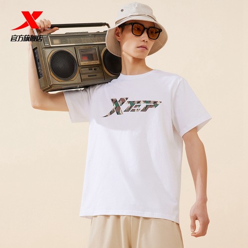 特步男短袖休闲百搭T恤