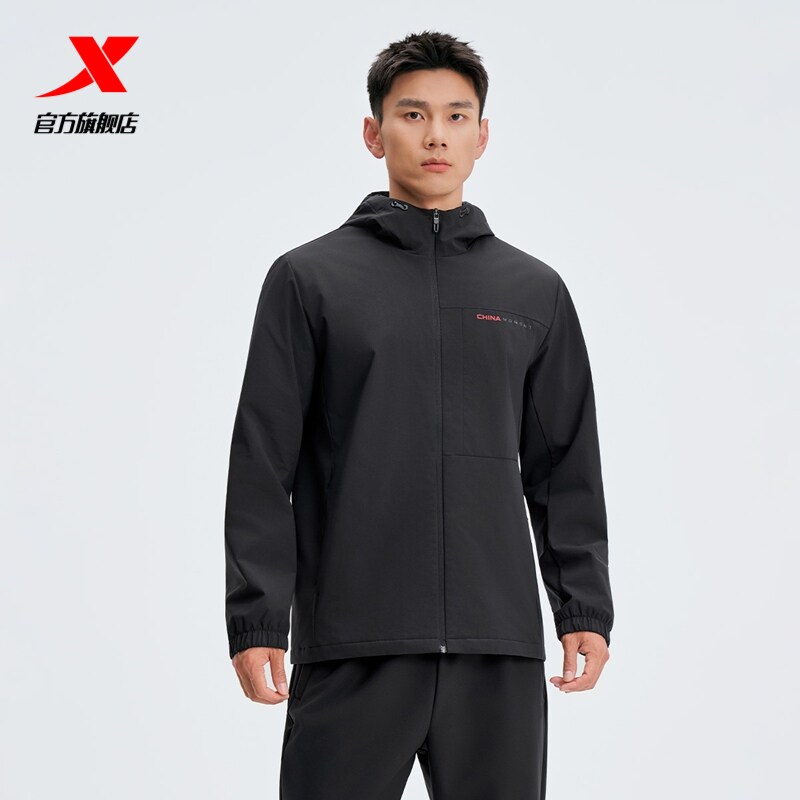 特步外套男2026年春季连帽风衣防风上衣训练运动服男974129160295