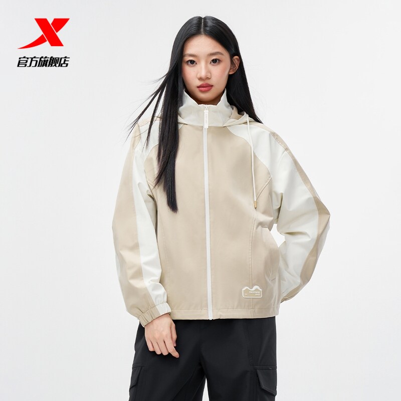 特步保暖风衣女2025年冬季新款女装运动上衣防风外套975428160195