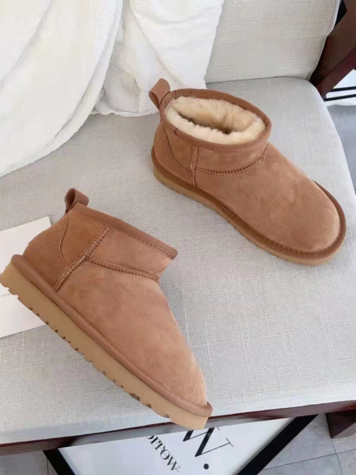 IN THE WINTER OF 2023 WANG YIBO IS A NEW POPULAR MENS CASUAL MINI SNOW BOOTS NON-SLIP AND WARM FUR AND AN INTEGRATED COUPLE MODEL