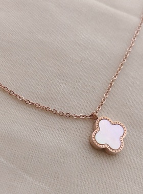 四叶草黑色吊坠玫瑰金色女士