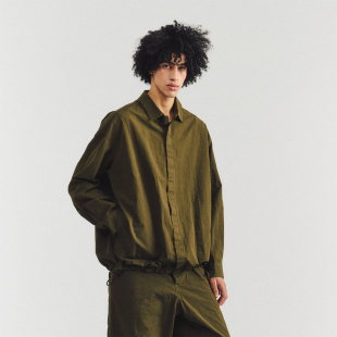 法国Casey Casey棉纸面料隐藏门襟腰部抽绳干爽衬衫外套湖绿色