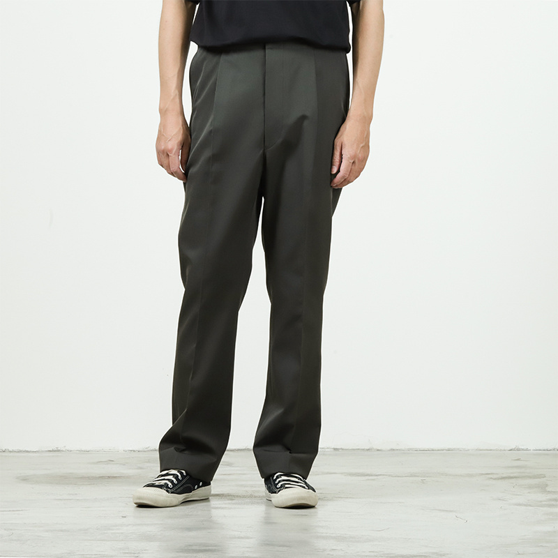 极简无腰带窄版修身长裤绿色