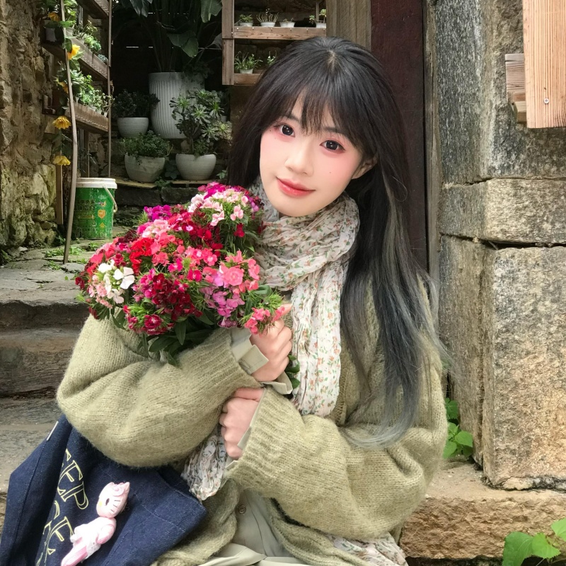 复古文艺褶皱碎花围巾女民族风丝巾长款秋冬季百搭氛围感旅游披肩