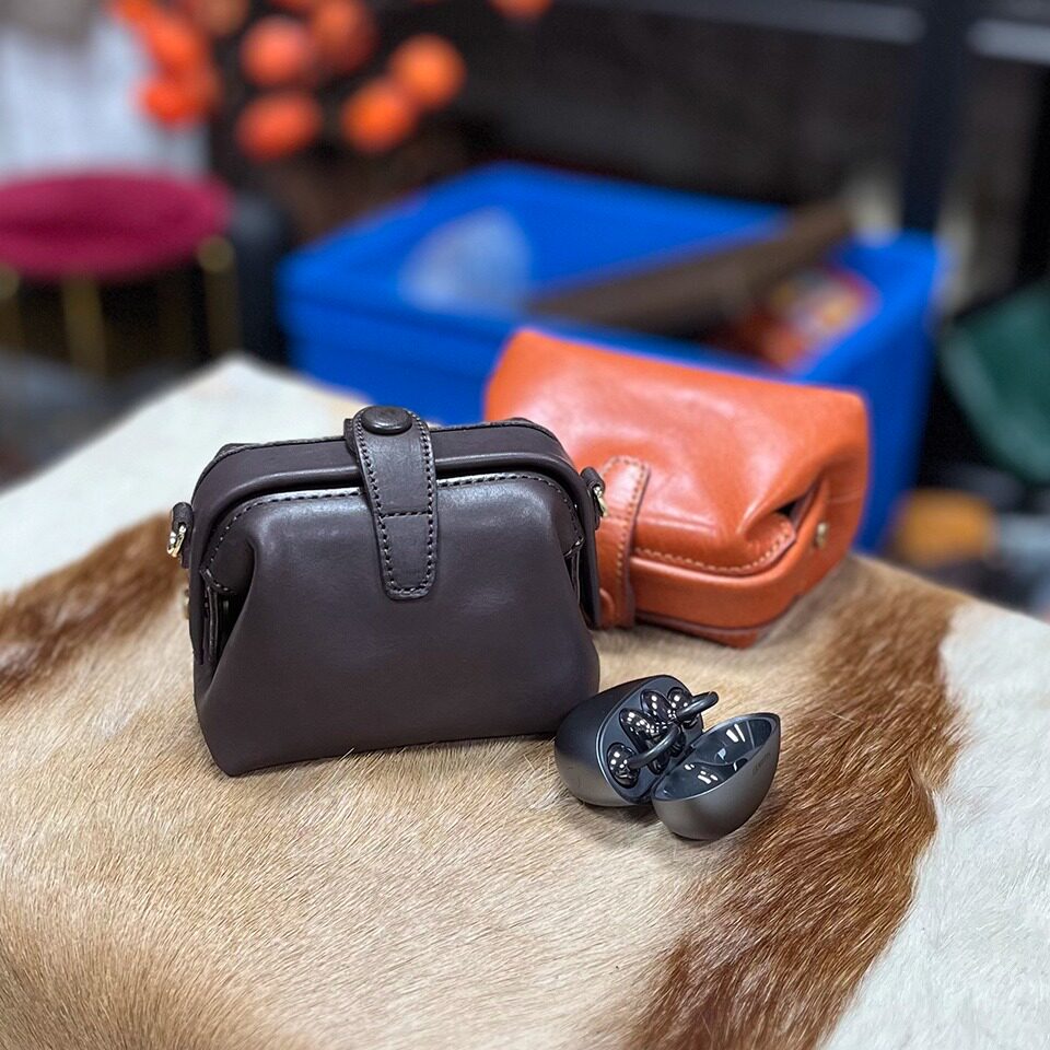 转山头层牛皮水染植鞣真皮小众复古口金夹口文玩零钱收纳包,箱包皮具/热销女包/男包,手拿包,淘宝优惠券,粉丝福利购,淘宝优惠卷