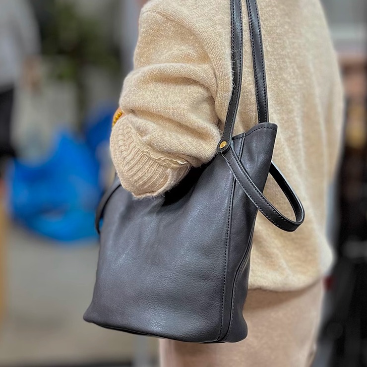 转山进口头层牛皮水染植鞣皮单肩水桶花篮大容量真皮包包