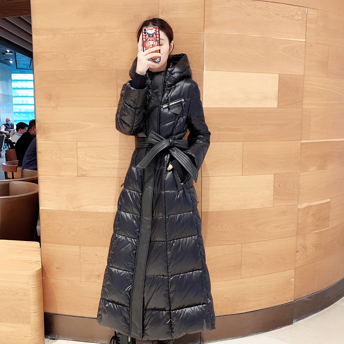 高端鹅绒!冬季新款系带收腰长款羽绒服加厚连帽过膝女士保暖外套