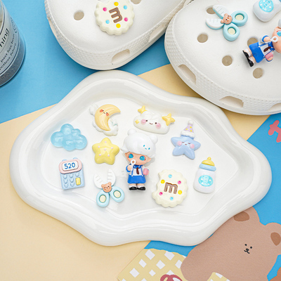 DIY原创洞洞鞋配饰可爱小熊