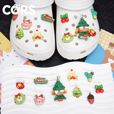 泡泡玛特圣诞哭娃鞋扣DIY配件