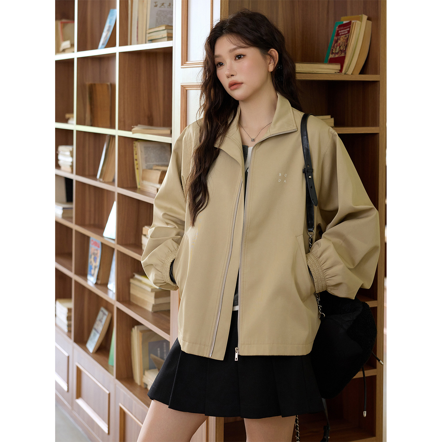 大码女装翻领刺绣夹克外套女韩版潮流宽松百搭痞帅设计感薄款外套