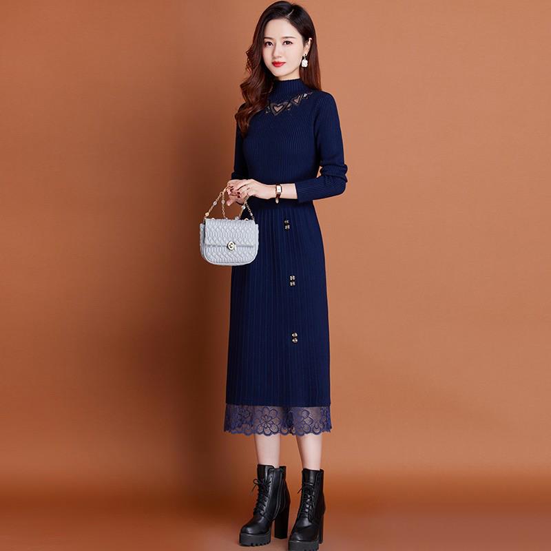 配大衣的内搭针织连衣裙女秋冬新款中长款过膝蕾丝打底加绒毛衣裙