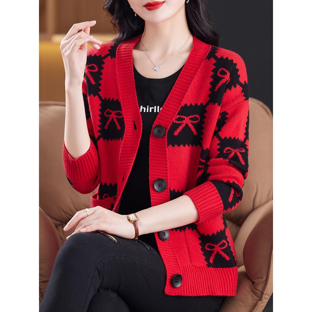 羊毛衫针织开衫上衣女秋冬新款宽松加大码短款洋气妈妈装毛衣外套