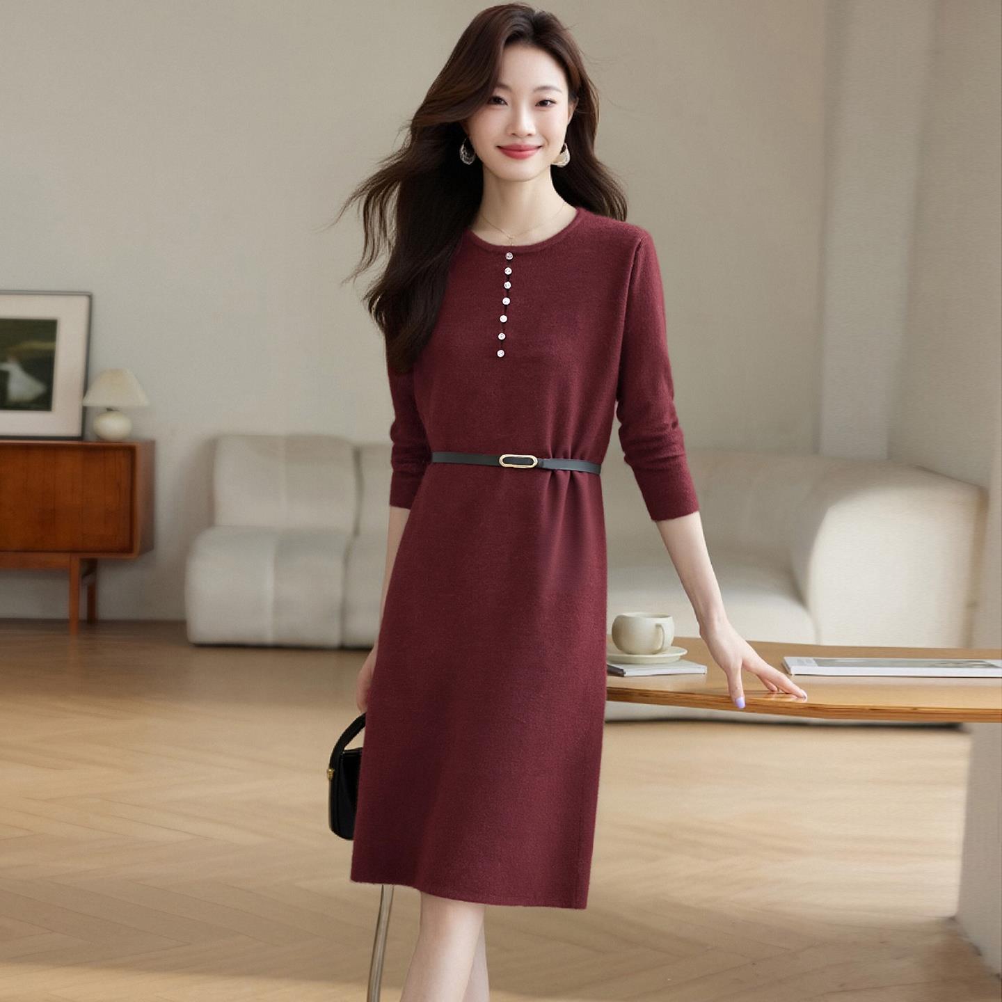 2025秋冬新款加厚打底针织连衣裙轻奢高级感冬天配大衣的内搭裙子