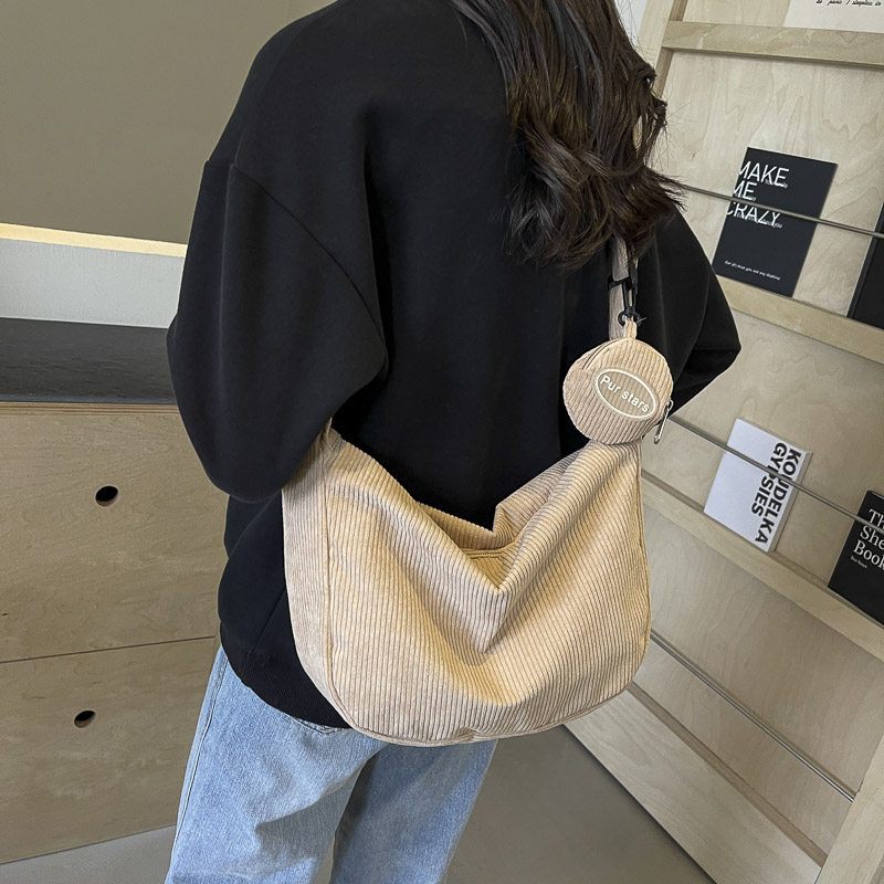斜挎包女日系原宿ins饺子包百搭大容量简约文艺学生上课包单肩包,箱包皮具/热销女包/男包,通用款女包,淘宝优惠券,粉丝福利购,淘宝优惠卷