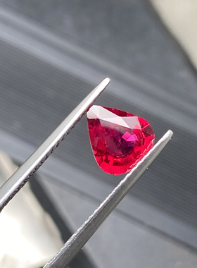 天然鸽血红红宝石莫桑比克  1.08ct 内部有包体CGRL英文大证书，