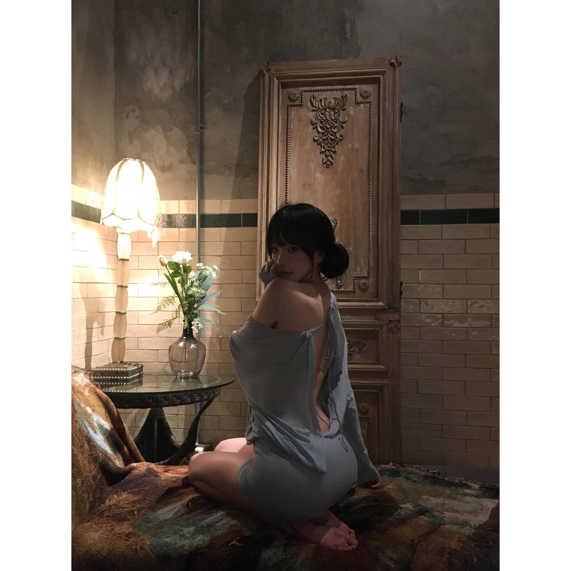 纯欲风蓝色露背斜肩长袖连衣裙女早秋御姐气质微透性感包臀短裙子