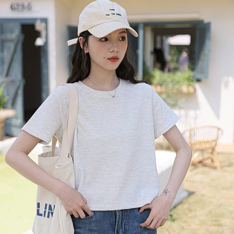2026夏季新款日系简约甜美百搭短款圆领学院风肌理感短袖T恤女
