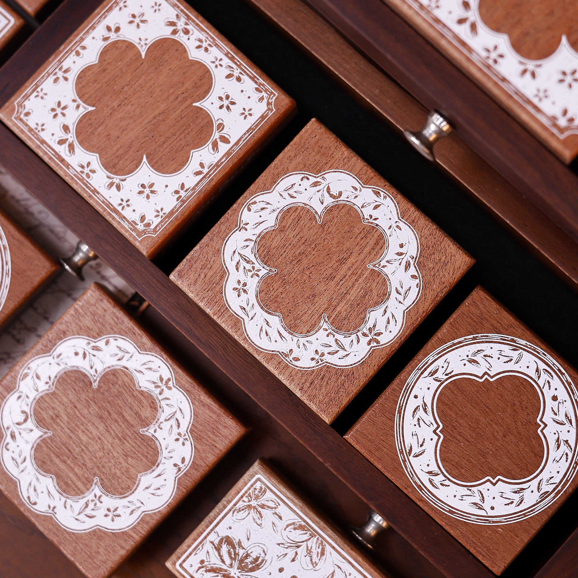 小白家文创原创沙比利红橡胶手帐水墨花四叶草边框复古木质印章,文具电教/文化用品/商务用品,手帐印章,淘宝优惠券,粉丝福利购,淘宝优惠卷