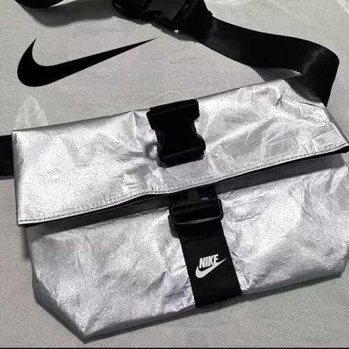 耐克NIKE男女运动休闲时尚百搭挎包单肩背包 BG001-011A黑色/银色