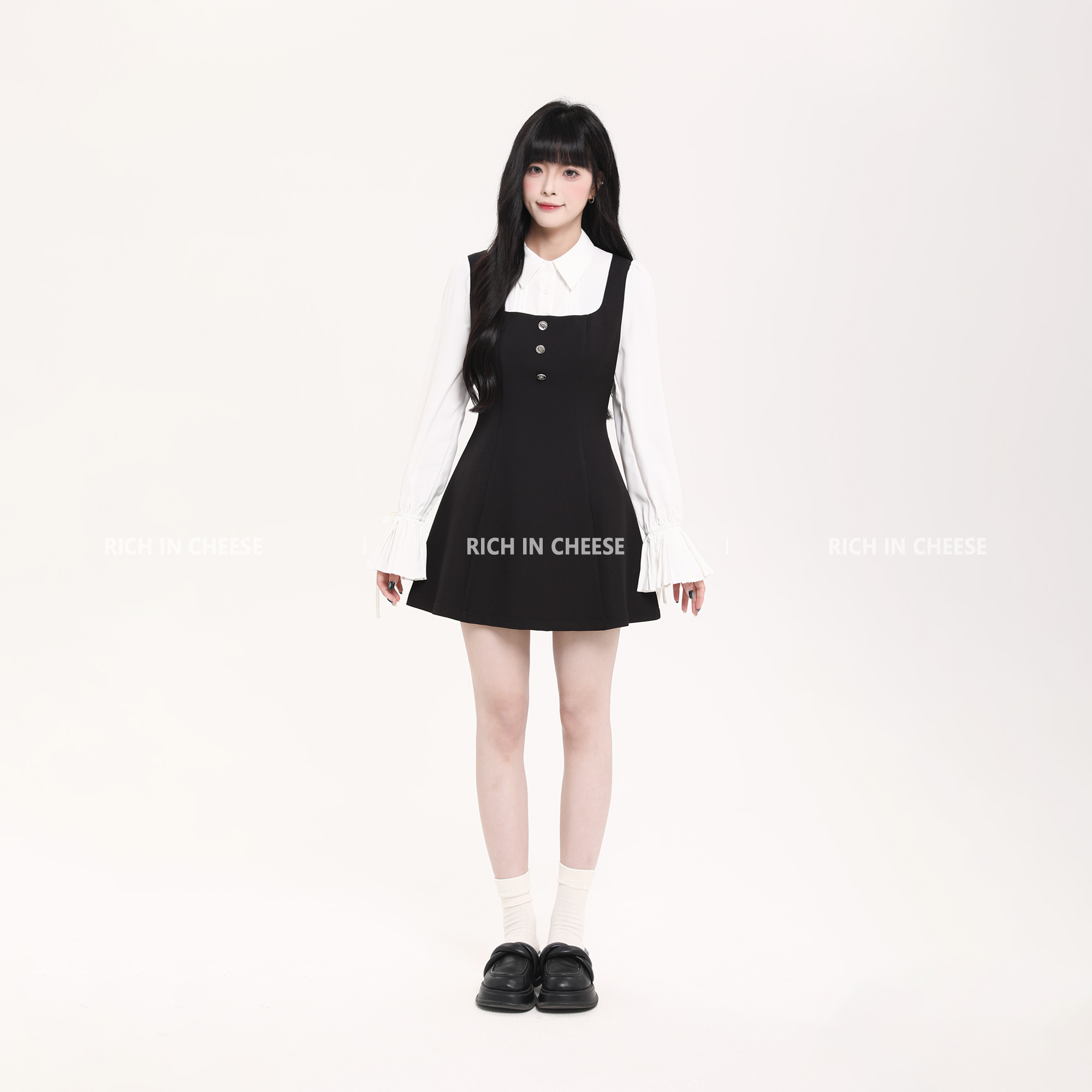 假两件拼接黑白撞色设计连衣裙