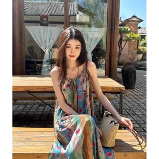 吊带连衣裙2025夏季新款复古风碎花度假气质无袖小个子长裙子女