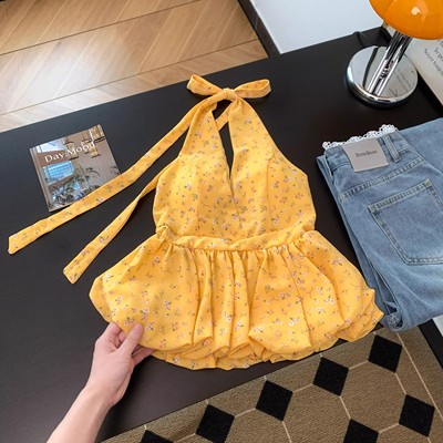 美德拉纯欲风碎花挂脖背心小衫