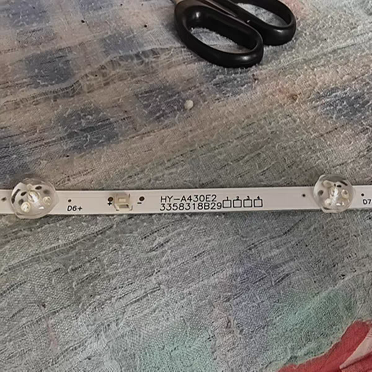 液晶电视机FC4269 LED50HD04 50MC01灯条HY-A430E2 3358318B29