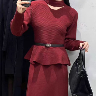 新年战袍新款设计挂脖领荷叶边收腰上衣半身裙子配腰带针织两件套