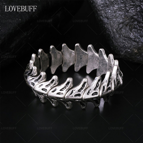 lovebuff龙骨手链春日卡周边