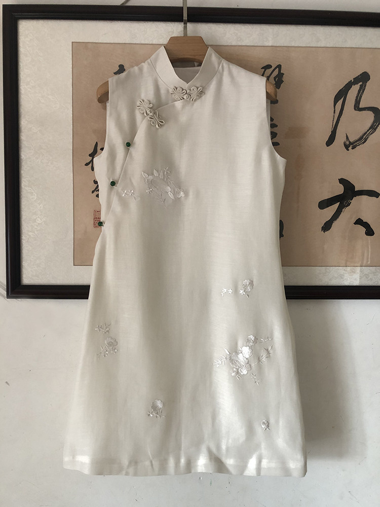 复古风丝麻本色刺绣花改良旗袍