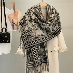 新款仿羊绒双面流苏围巾女秋冬加厚保暖围脖百搭时尚高级字母披肩