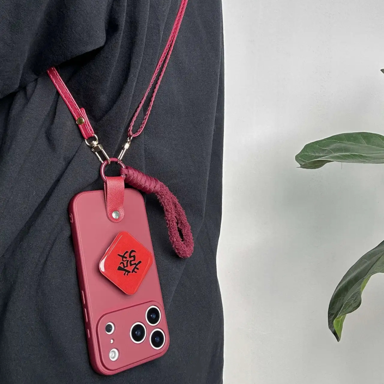 新年款酒红發支架适用vivo iQOO Z10turbo+Z9x手机壳neo11pro+6SE/9斜挎绳iqoo15/11S/13/12手提Z6x/U5e/Z8X