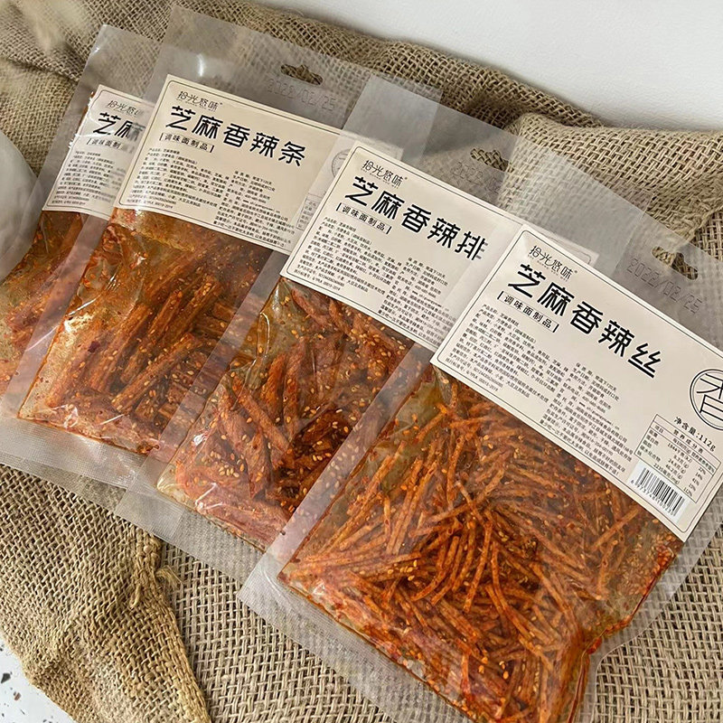 拾光悠味网红辣条芝麻香辣棒抖音同款辣丝香辣排湖南特产面筋食品