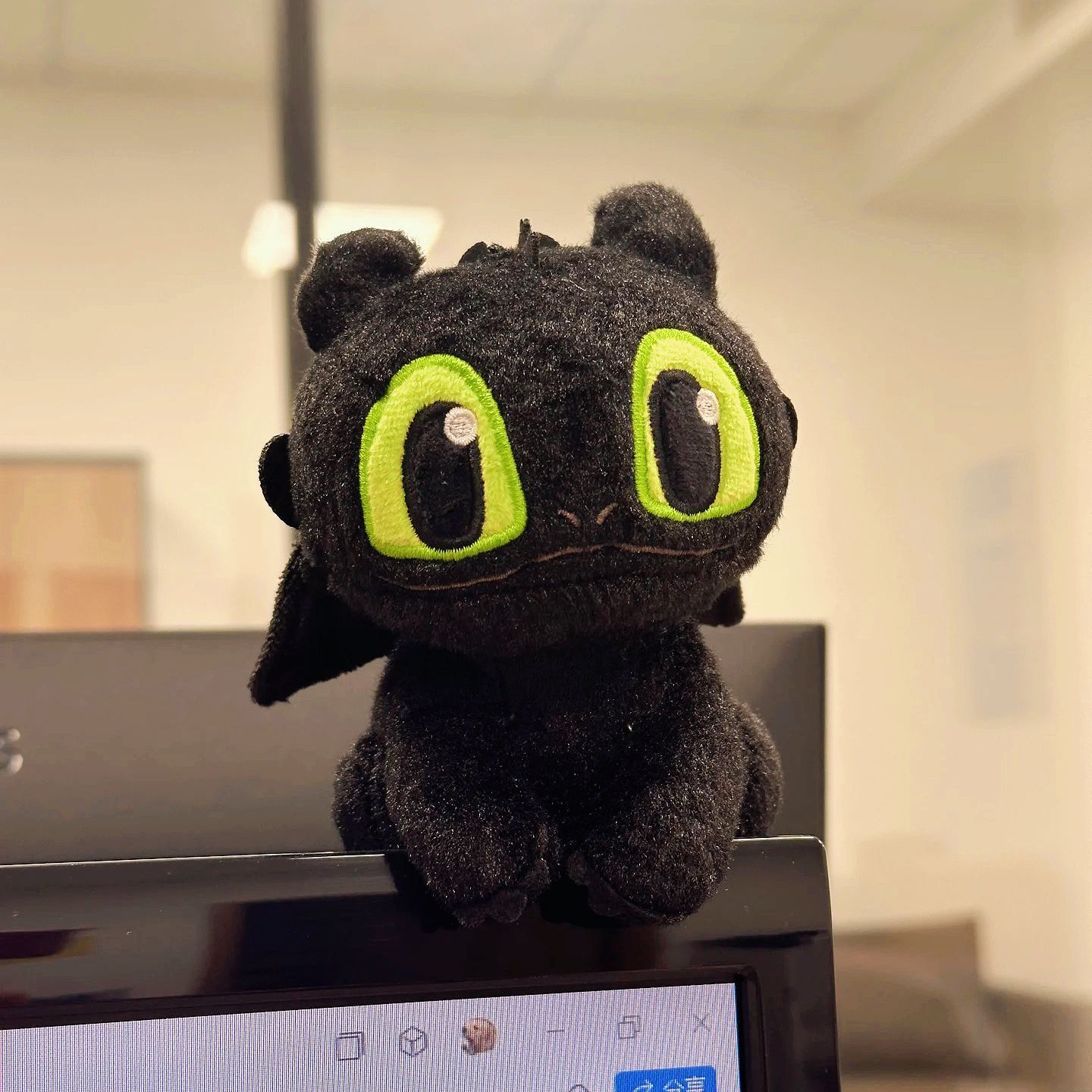 汽车中控台屏幕摆件车内饰品摆件驯龙高手无牙仔趴趴公仔创意饰品