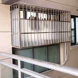 阳台防雨防晒挡板围栏防雨遮挡板防盗窗网遮雨板封窗连廊防水挡板