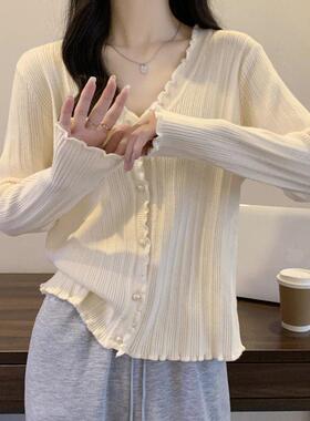 春秋胖mm韩版上衣女装新款大码巨显瘦v领独t恤木耳边针织1230n