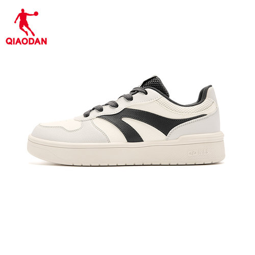 乔丹男款运动板鞋休闲透气小白鞋