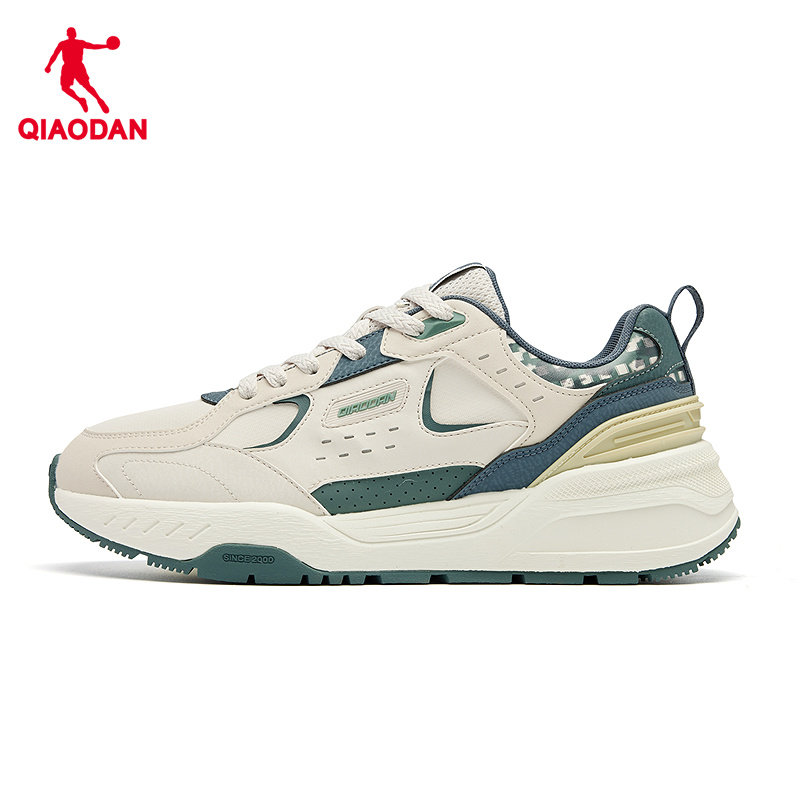 乔丹休闲鞋男鞋2026冬季新款皮面保暖潮流灰色时尚软底男运动鞋