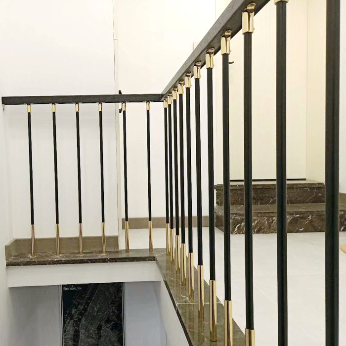 楼梯扶手栏杆轻奢金属铁艺图片